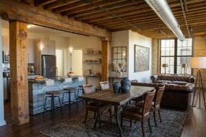 featured image of 625 W Freshwater Way