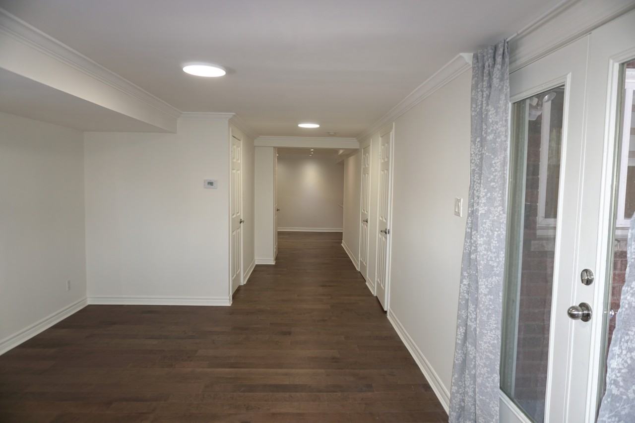 364 Kirby Crescent - Photo 4 of 8