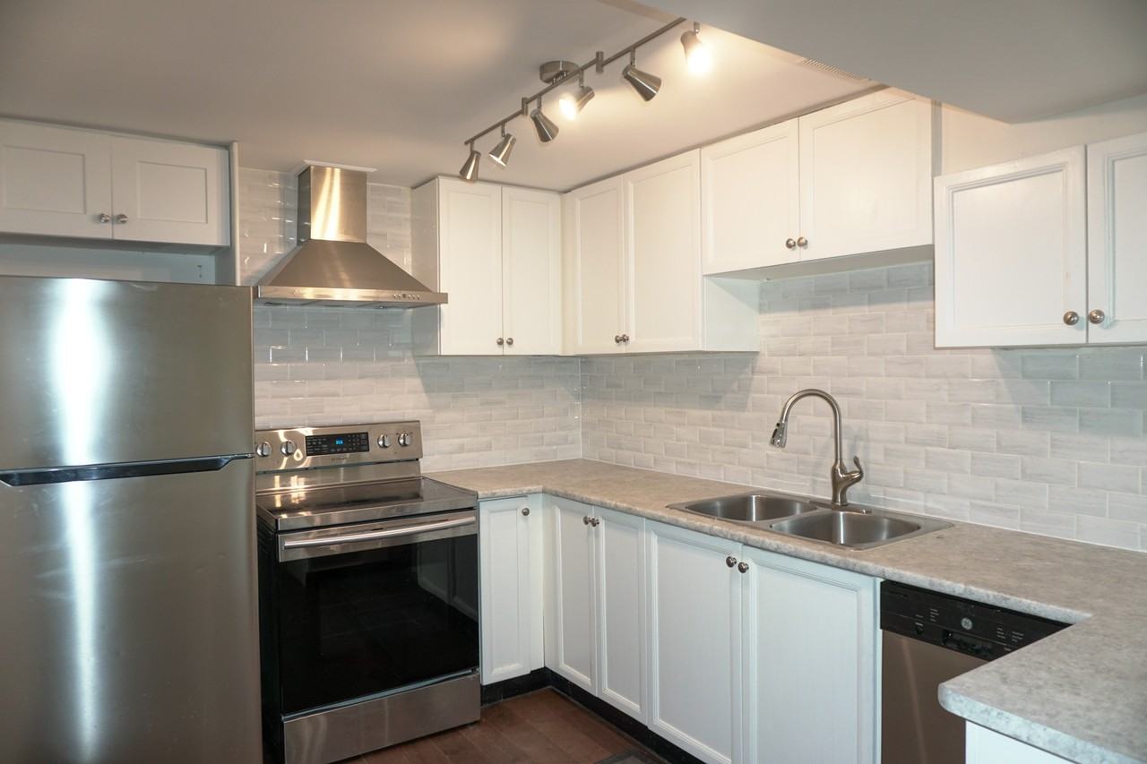 364 Kirby Crescent - Photo 5 of 8