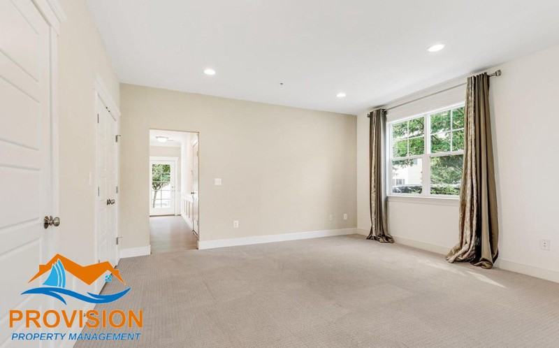 7802 Five Oaks Ct - Photo 5 of 27