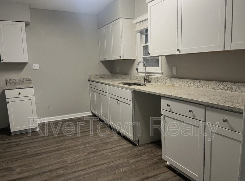 1423 Abernathy Rd - Photo 2 of 7