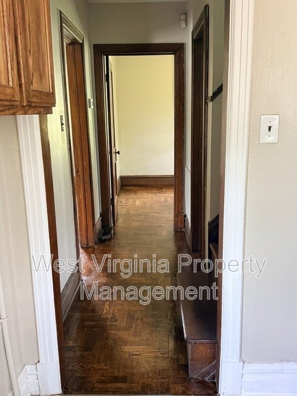 102 Temple St - Photo 6 of 21