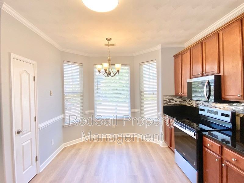 9 Rockingham Dr - Photo 5 of 27