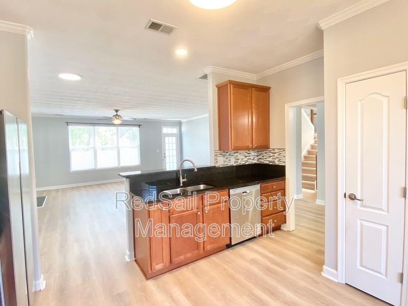 9 Rockingham Dr - Photo 7 of 27