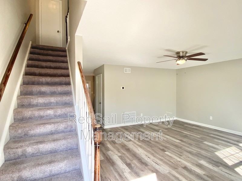 376 Susan Constant Dr - Photo 5 of 21