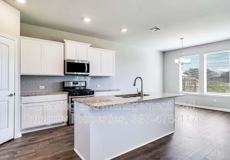 115 Rue Chateau Royal - Photo 3 of 19