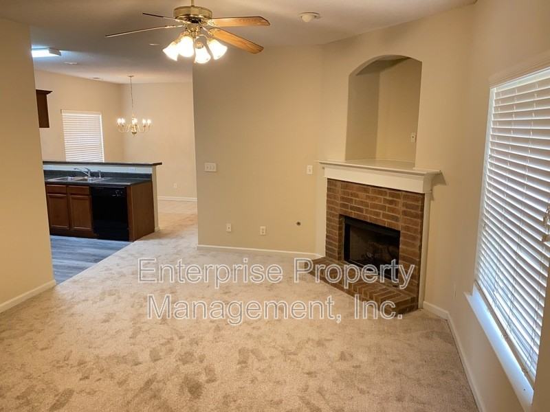 10178 Sterling Ridge Dr - Photo 4 of 11