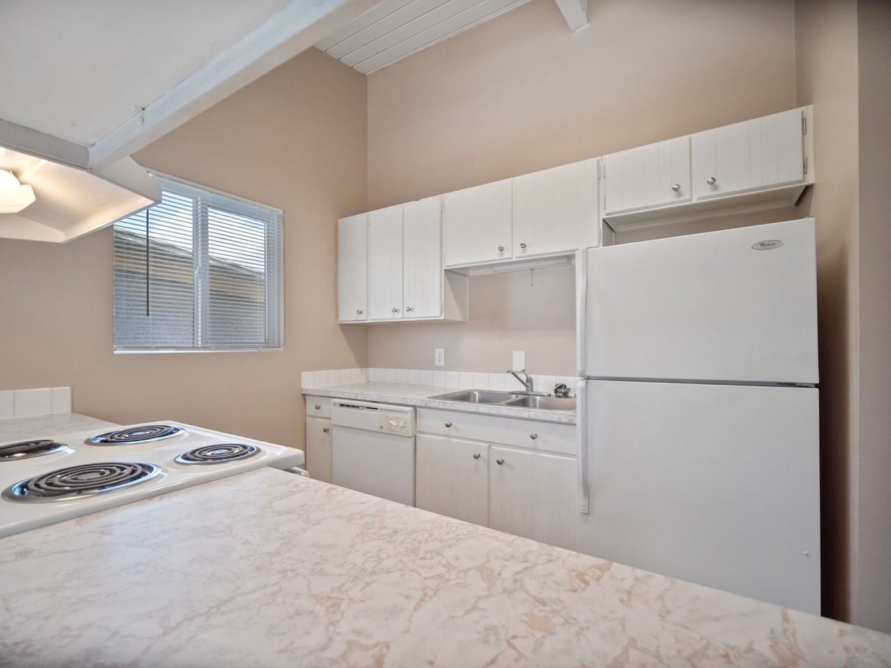 8923 E Liberty Ave - Photo 3 of 10