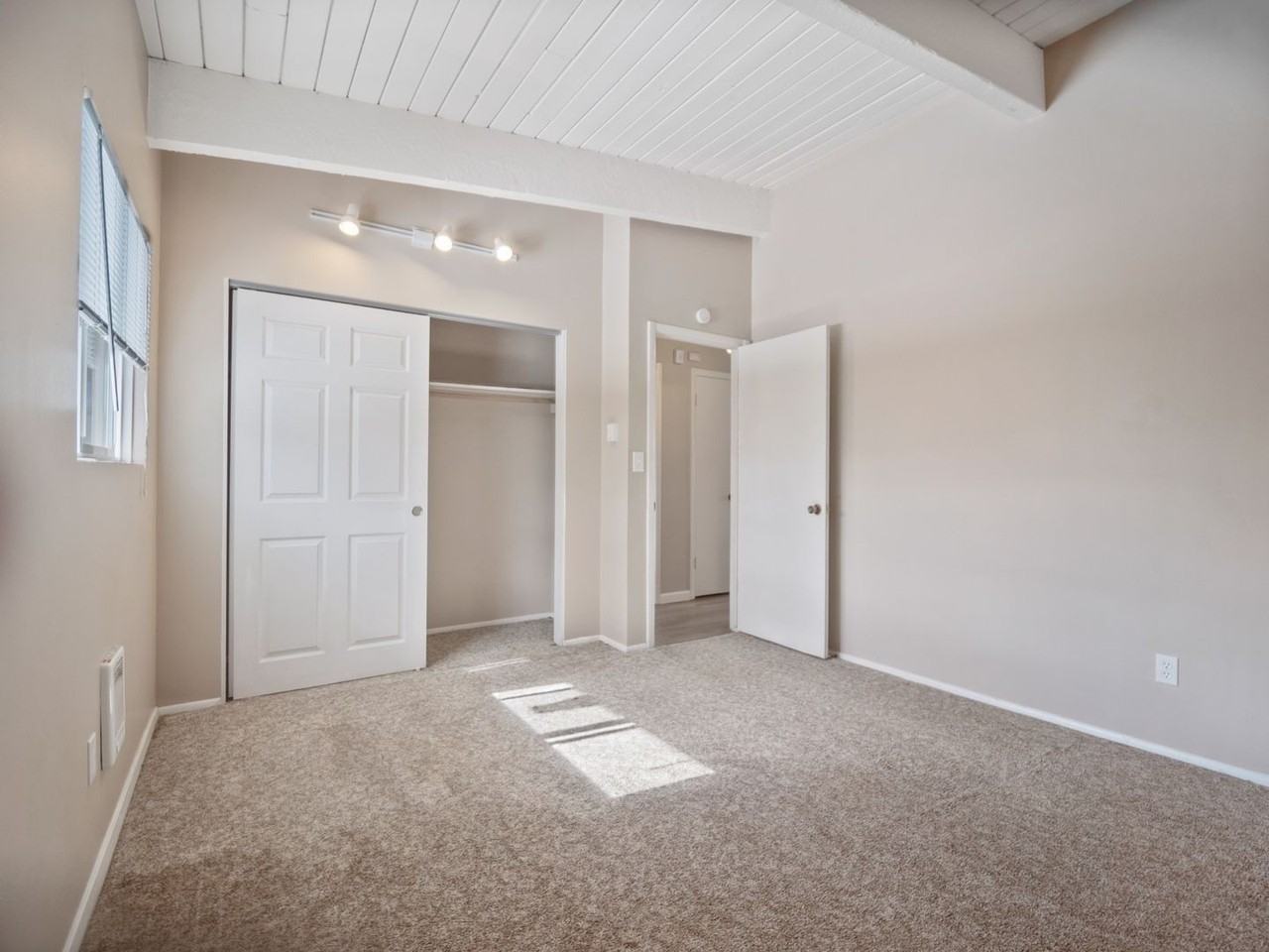 8923 E Liberty Ave - Photo 6 of 10