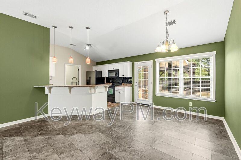 3124 Saint Charles Ave - Photo 5 of 24