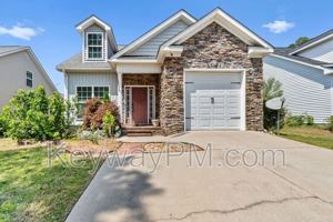 featured image of 1447 Collins Dr