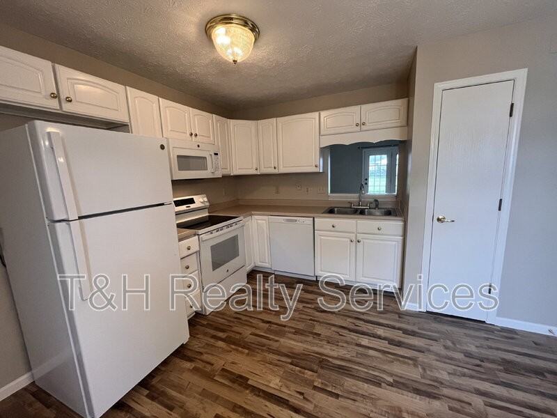 4448 Victory Cir - Photo 6 of 26