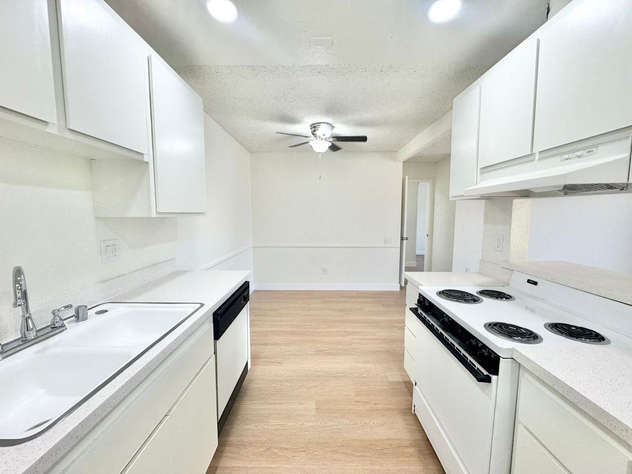Buena Vista Apartments - Photo 2 of 14