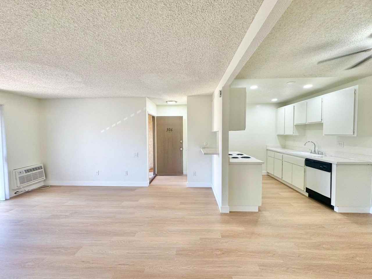 Buena Vista Apartments - Photo 3 of 14