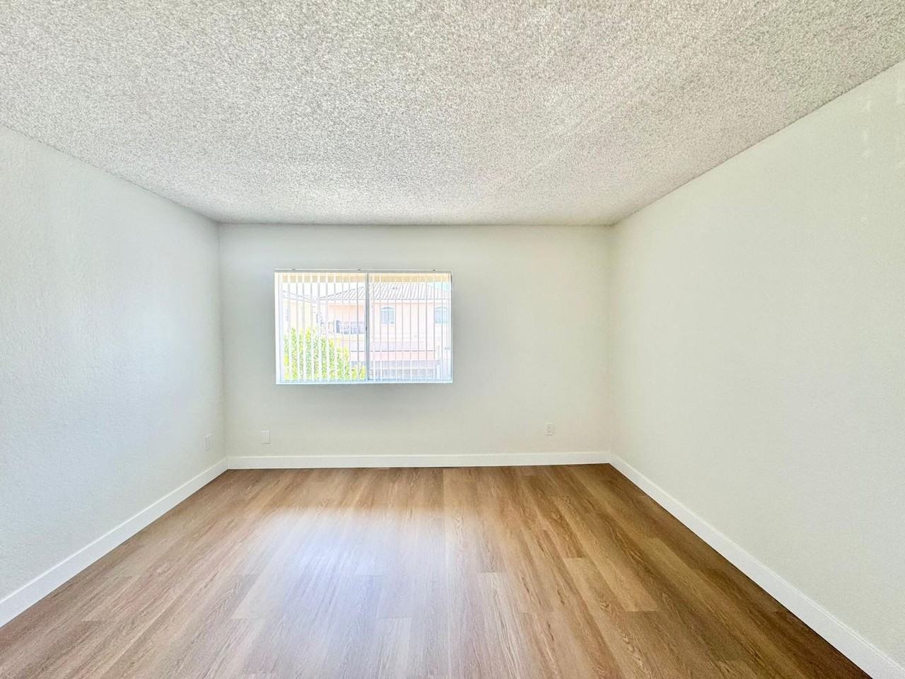 Buena Vista Apartments - Photo 7 of 14