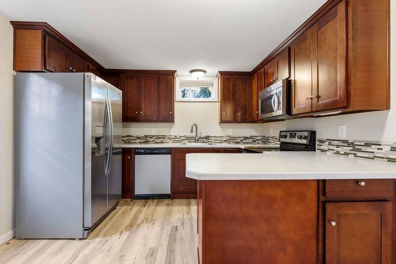 4430 Ne 78th Ave #B - Photo 3 of 21