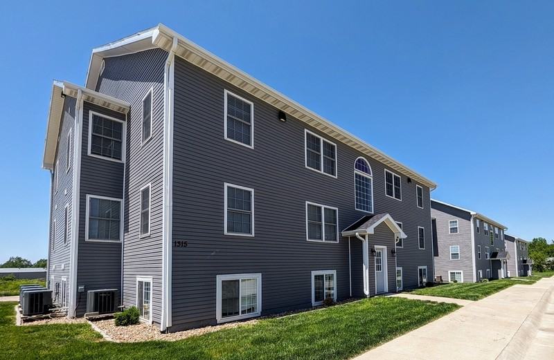 1317 B Ave W - Photo 2 of 22