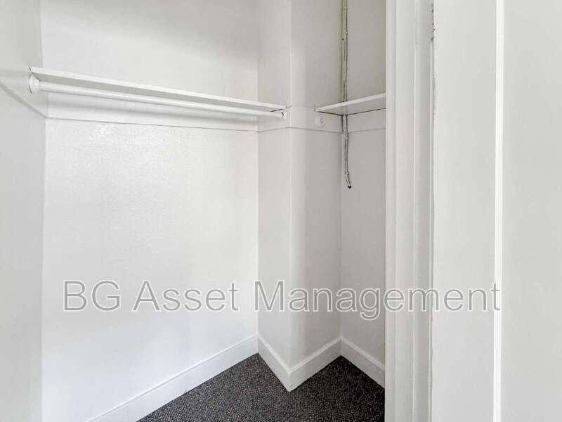 1000 E 33rd St #301 - Photo 7 of 14