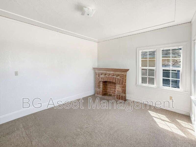 1000 E 33rd St #301 - Photo 5 of 14