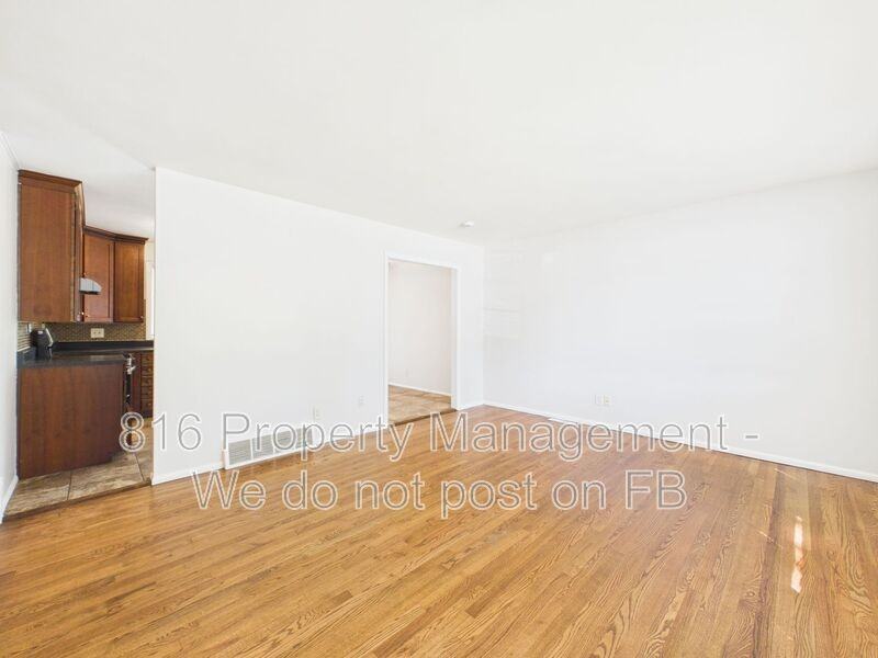 7800 E 91st St - Photo 7 of 35