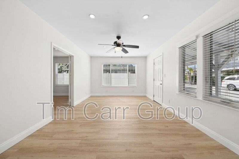 2545 Elden Ave - Photo 2 of 15