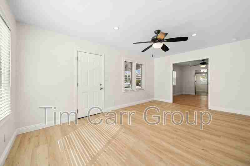 2545 Elden Ave - Photo 3 of 15