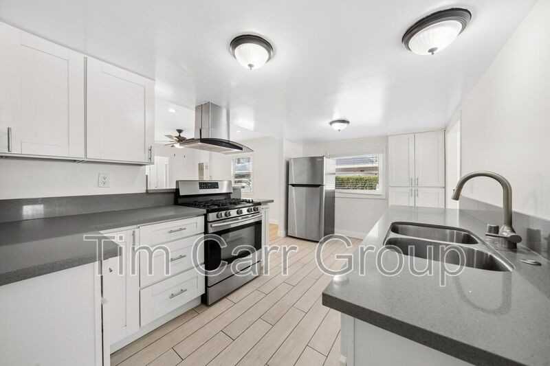 2545 Elden Ave - Photo 5 of 15