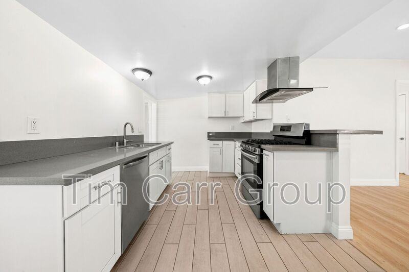 2545 Elden Ave - Photo 6 of 15