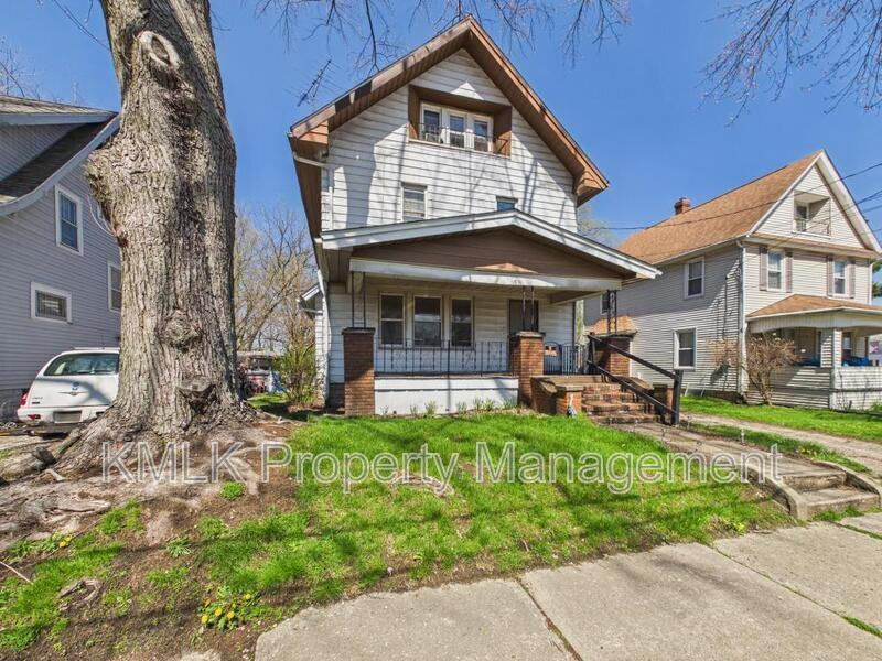 429 Lovisa St - Photo 2 of 25