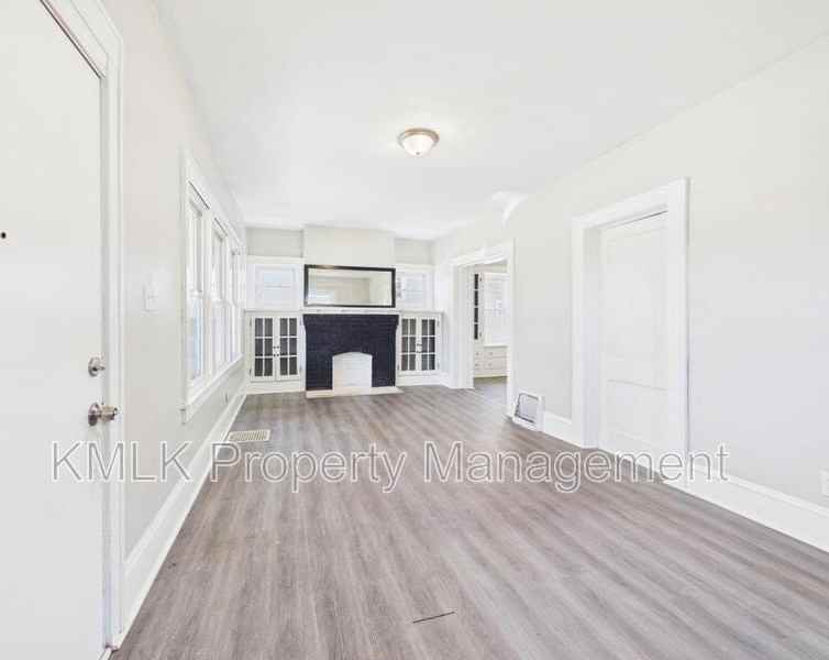 429 Lovisa St - Photo 6 of 25