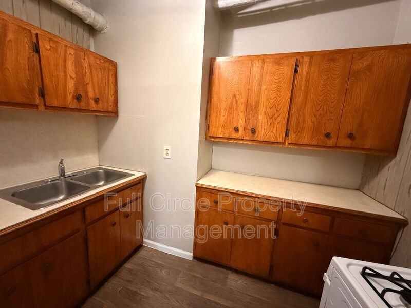 2419 F St #13 - Photo 2 of 8