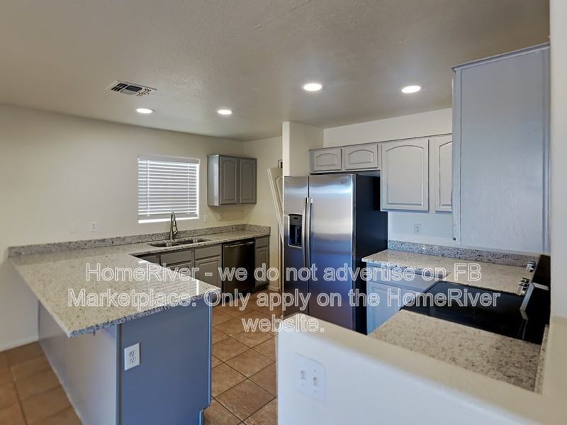 42706 W Hillman Dr - Photo 4 of 23