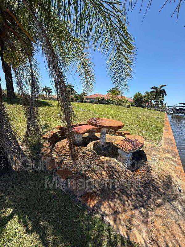 9354 Newnan Cir - Photo 6 of 30