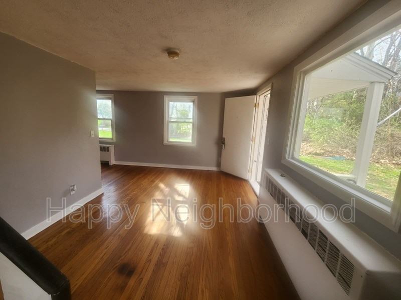 151 N Ridgeland Rd - Photo 2 of 14