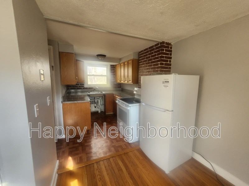 151 N Ridgeland Rd - Photo 4 of 14