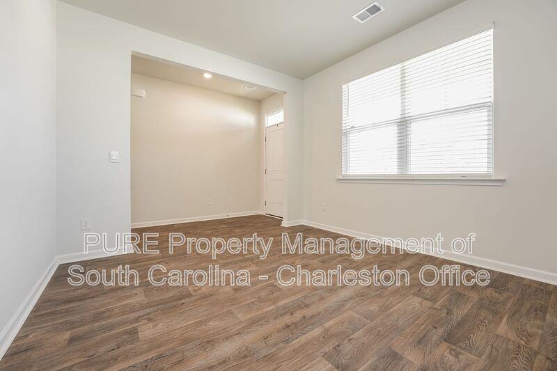 186 Cloverleaf St - Photo 3 of 21