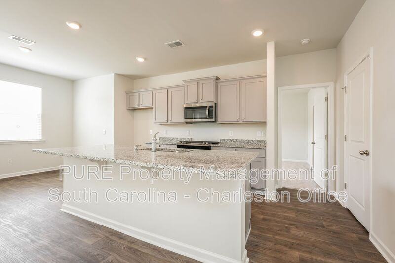 186 Cloverleaf St - Photo 7 of 21