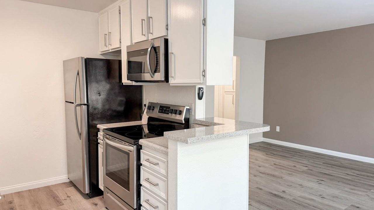2625 Highland Ave - Photo 4 of 23