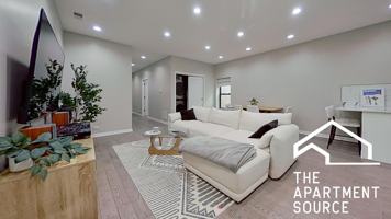 featured image of 670 N Clark St #3N