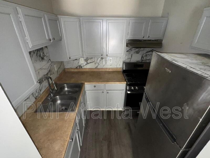 147 Lawton St Sw - Photo 3 of 5