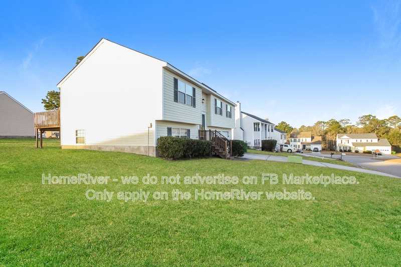 301 Sandpine Cir - Photo 2 of 18