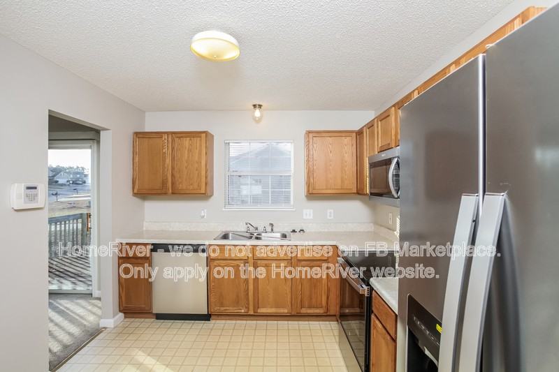 301 Sandpine Cir - Photo 5 of 18