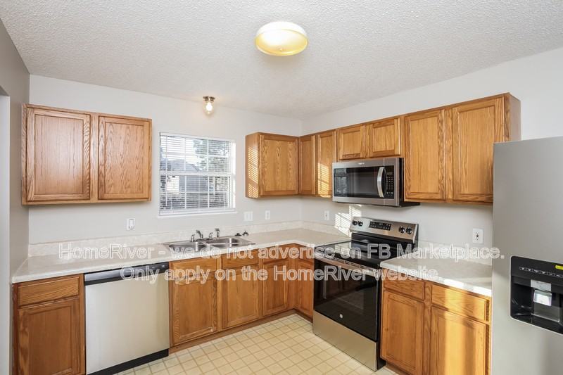 301 Sandpine Cir - Photo 6 of 18