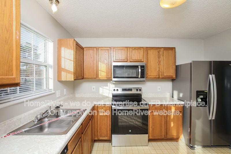 301 Sandpine Cir - Photo 7 of 18