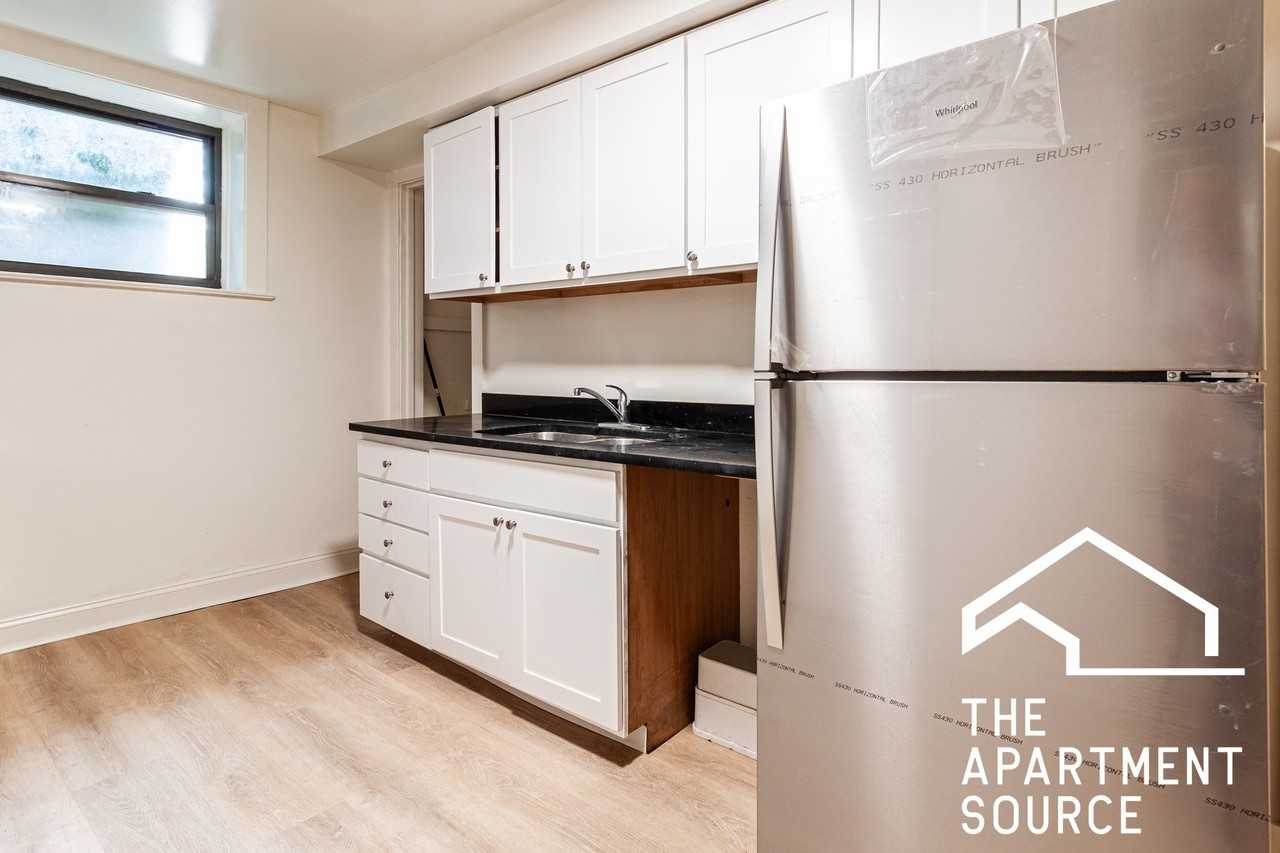 4112 N Broadway St #G - Photo 3 of 18