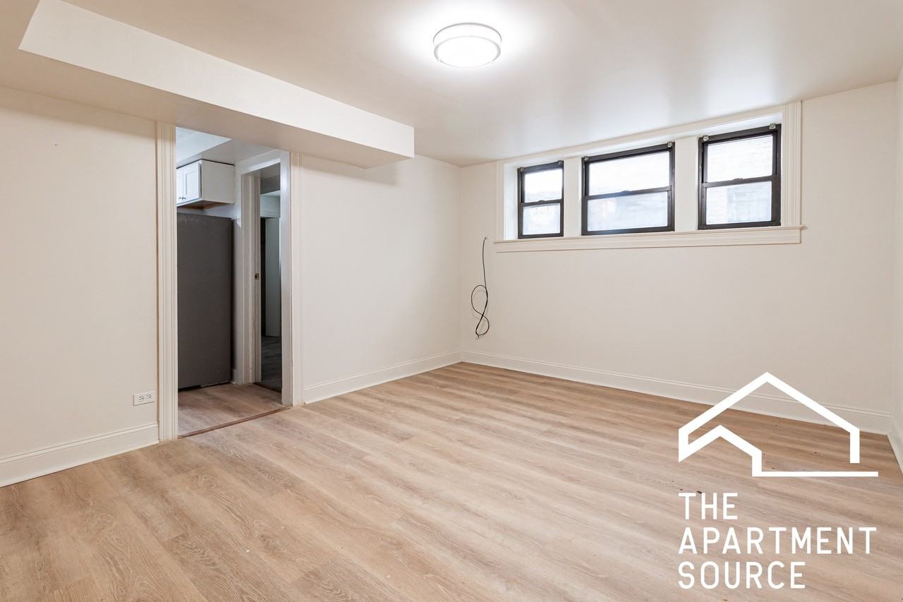 4112 N Broadway St #G - Photo 5 of 18