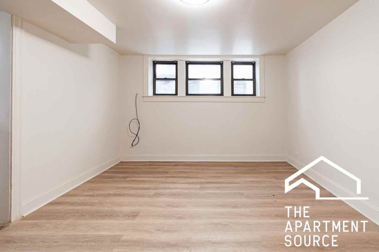 4112 N Broadway St #G - Photo 6 of 18