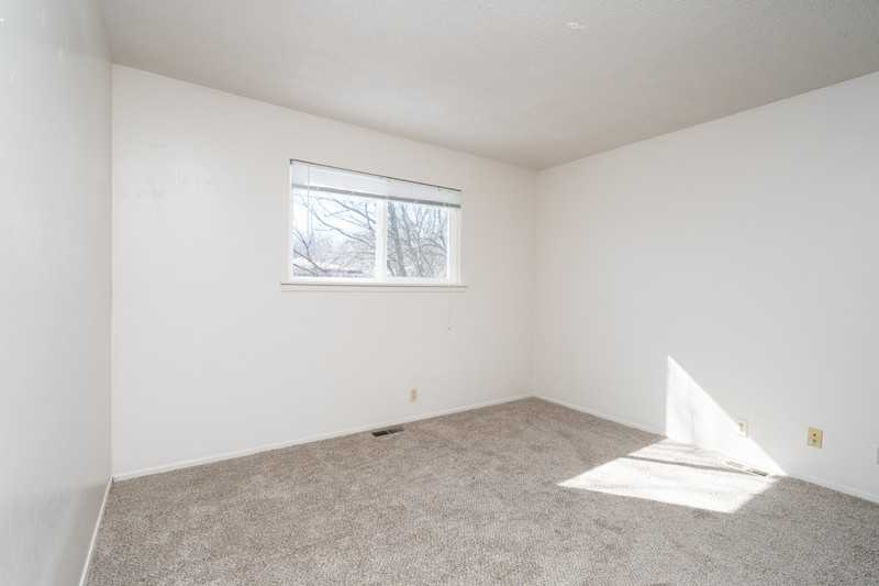 413 W 14th St - Photo 4 of 6
