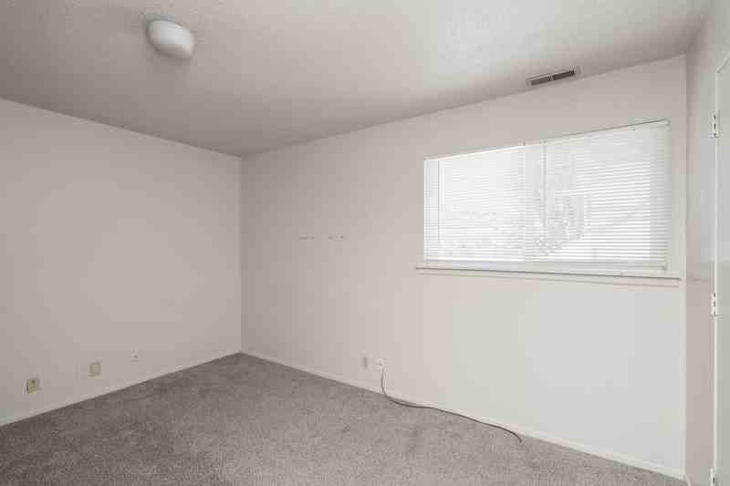 413 W 14th St - Photo 5 of 6