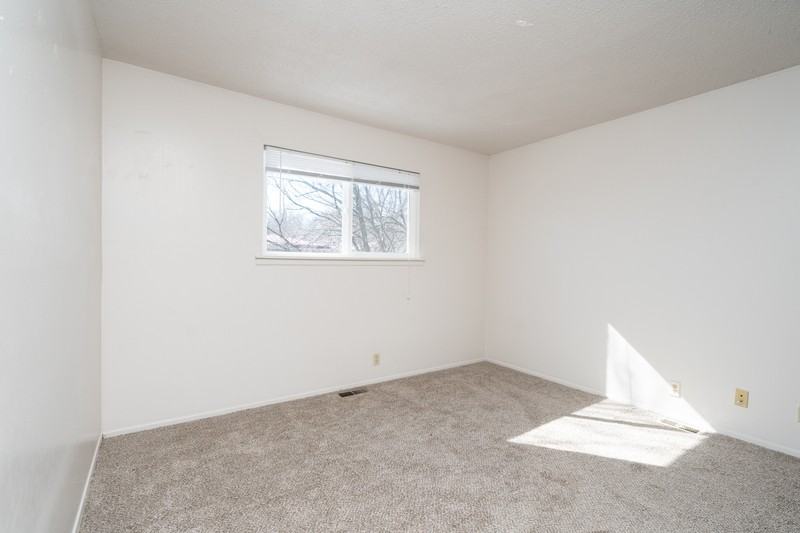 413 W 14th St - Photo 4 of 8